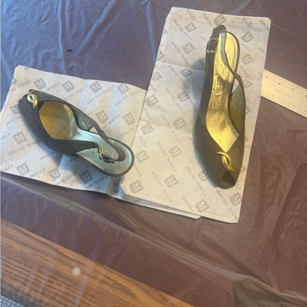 Bruno Magli Lily Taupe Slingback Peep-Toe Heels with Gold Accent Size 8 AA $245 - Picture 14 of 16